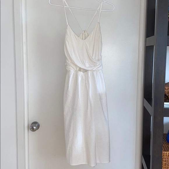 Roxy Dresses & Skirts - ROXY WHITE DRESS